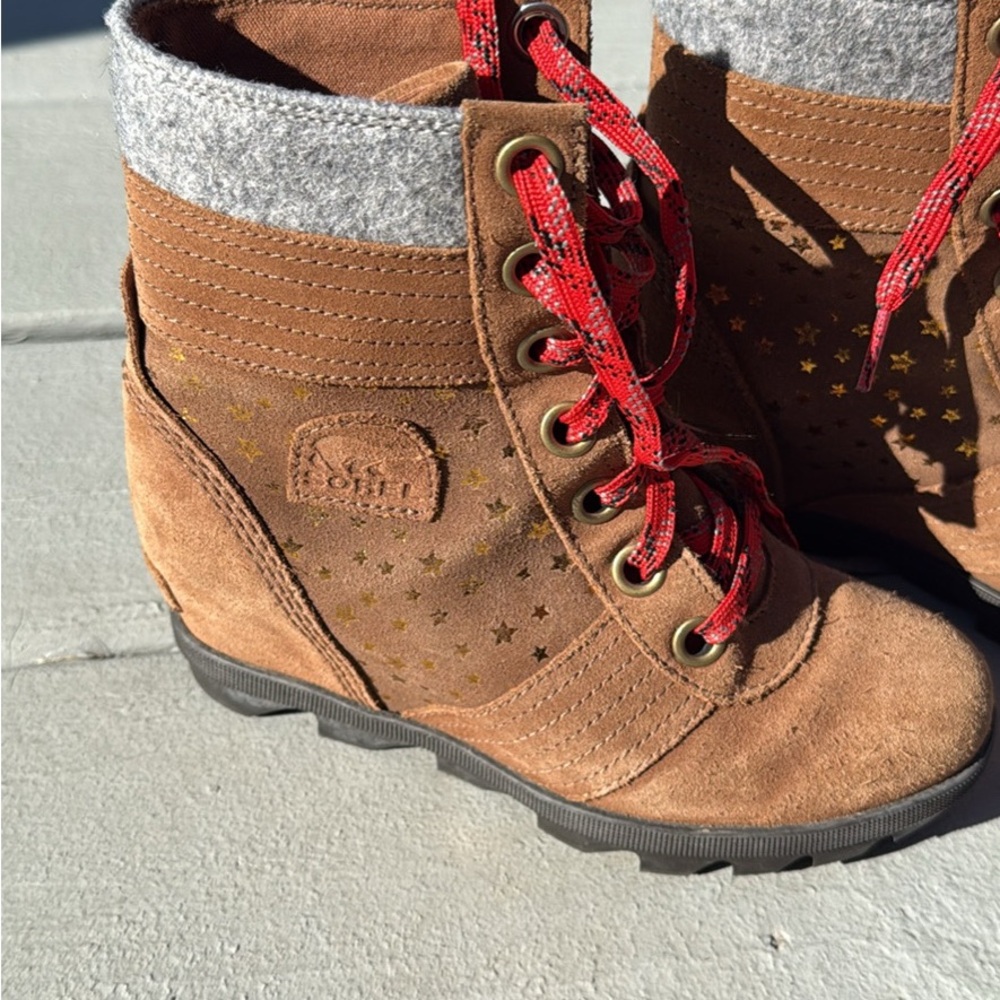 Sorel Brown Boots with Red Laces